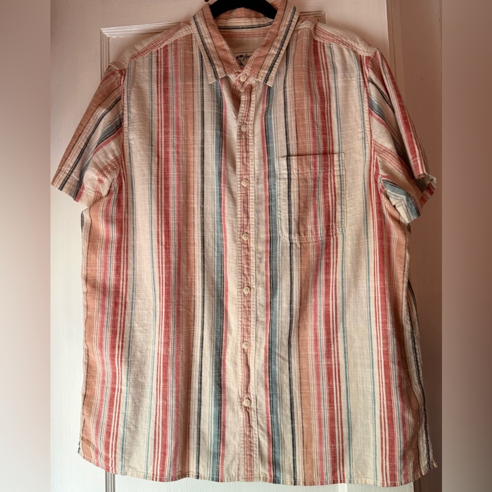 American Eagle Outfitters Red and Blue Casual Button Down Shirt